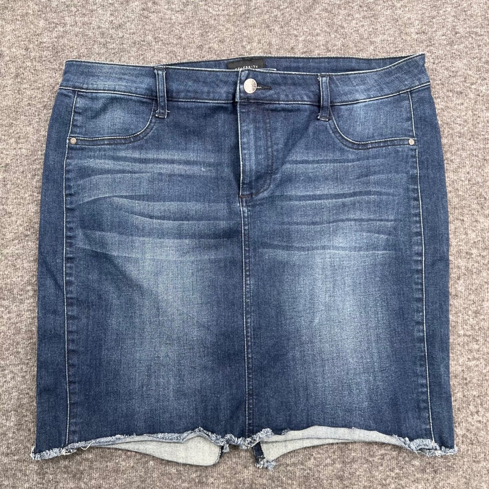 Celebrity Pink Paradox Denim Mini Skirt Blue Medium Wash Raw Hem Womens 13/31 - Picture 1 of 8